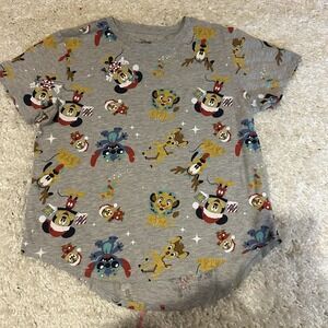 Disney 100 Junior Christmas SS Tee size XXL Grey Simba/stitch/mickey GUC